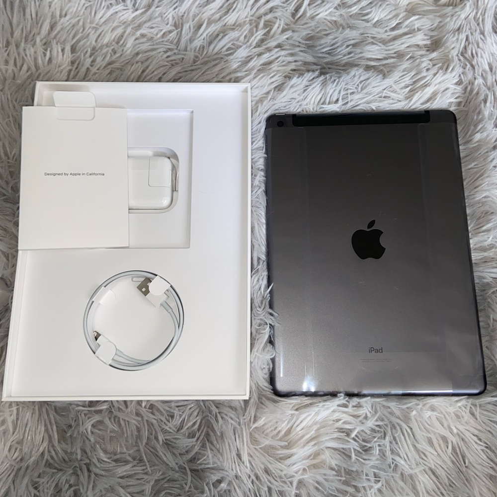 BRAND NEW iPAD 32GB 7th Gen Space Gray in Box Never used!